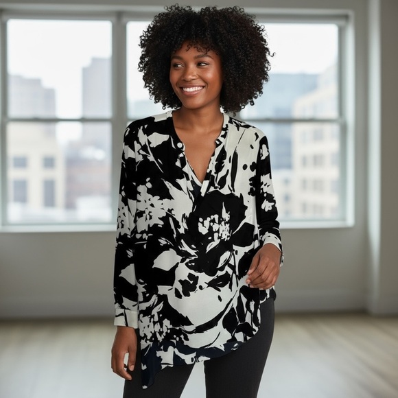 Chico's Black and White floral long sleeve Abstract Blouse size 2 (large 12) - Picture 1 of 11